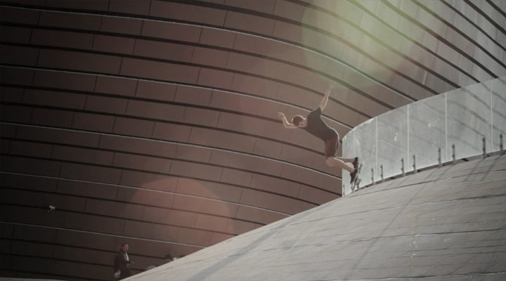 Skateboarding in einer leeren Metropole ORDOS_01