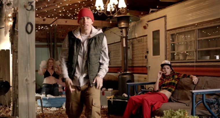 Skylar Grey ft. Eminem – C’mon Let Me Ride skylar_grey_cmon_let_me_ride 