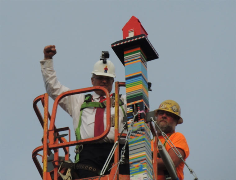 Weltrekord: höchster LEGO-Turm 11story-LEGOtower_01 