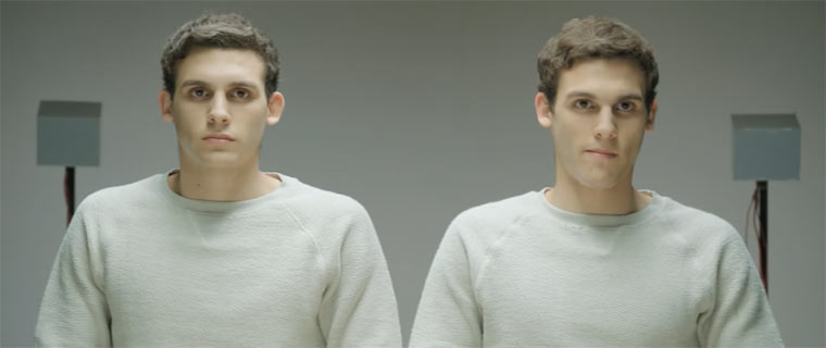 Was Kaugummikauen aus einem macht Almost-identical-twins 