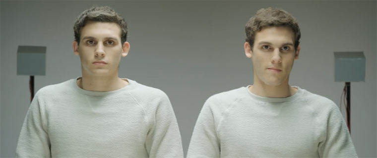 Was Kaugummikauen aus einem macht Almost-identical-twins 