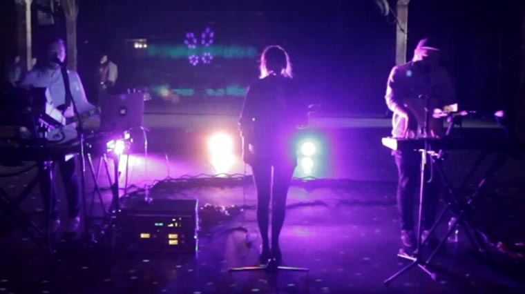 Chvrches - Recover / Now Is Not The Time Chvrches 