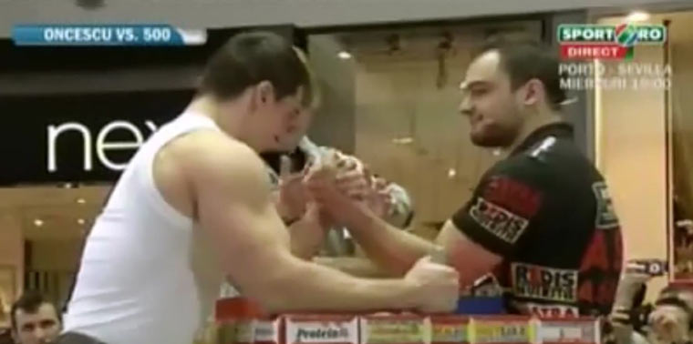 Profi-Armdrücker vs. Profi-Bodybuilder armwrestling