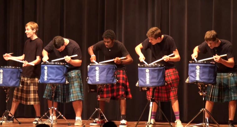 Geniale Show: Hot Scots Drum Line hot_scots_drumline 