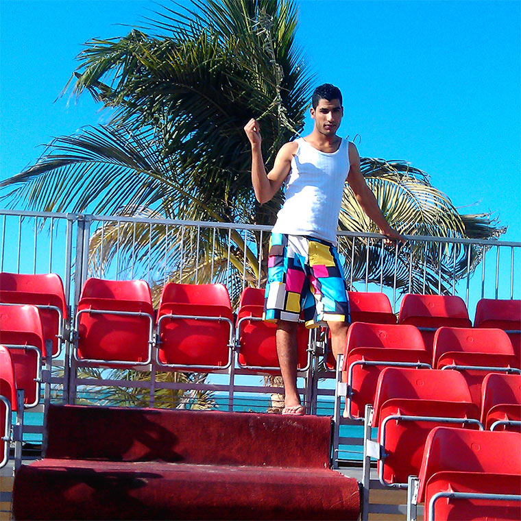 Life Of A Stranger Who Stole My Phone lifeofastrangerwhostolemyphone_01 