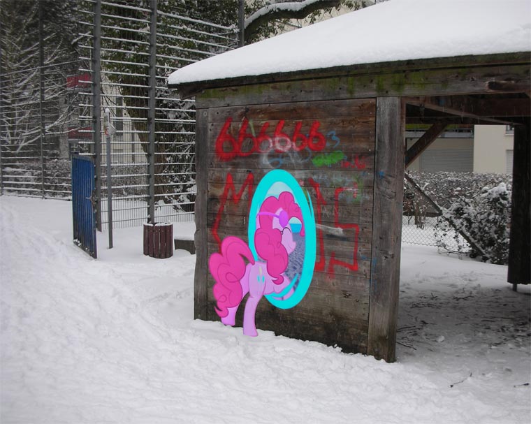 My Little Pony Portal von Deutschland nach Argentinien pinkie_pie_portals_01 