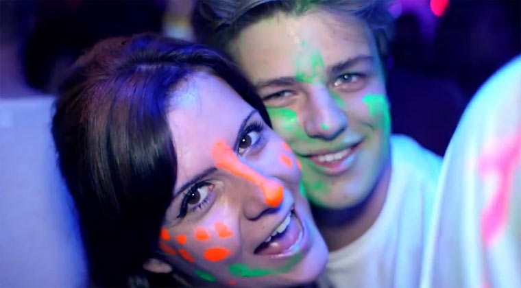 Kurios: Fotoposieren bei Filmaufnahmen videophotos