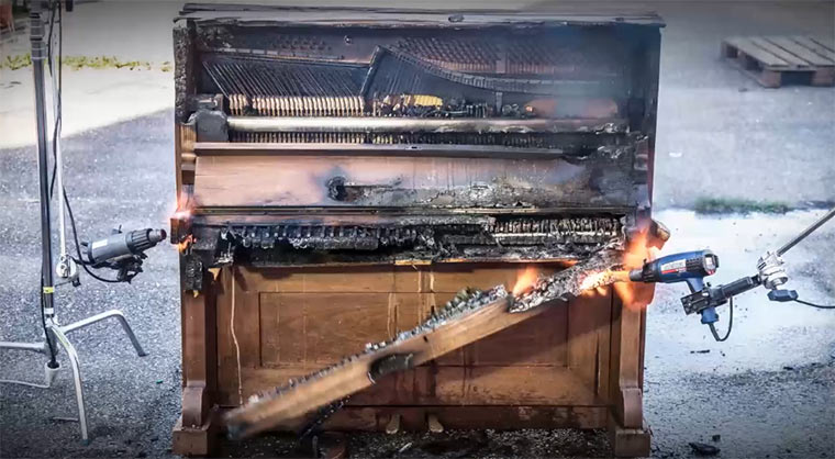 Das verglühende Klavier deconstructedpiano 