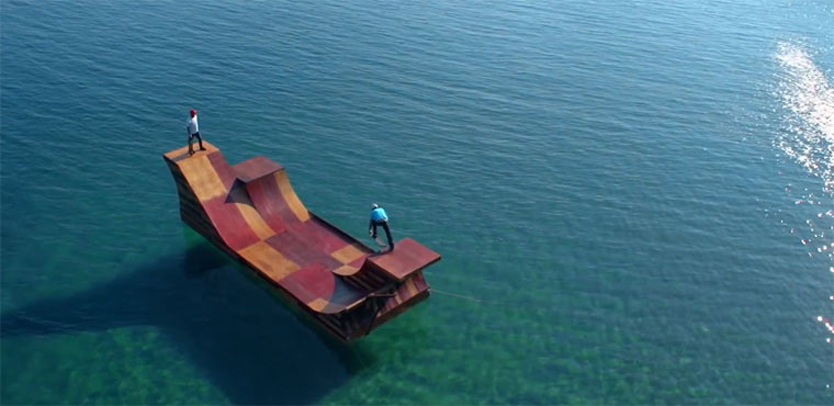 Bob Burnquists schwimmende Rampe floating_ramp 
