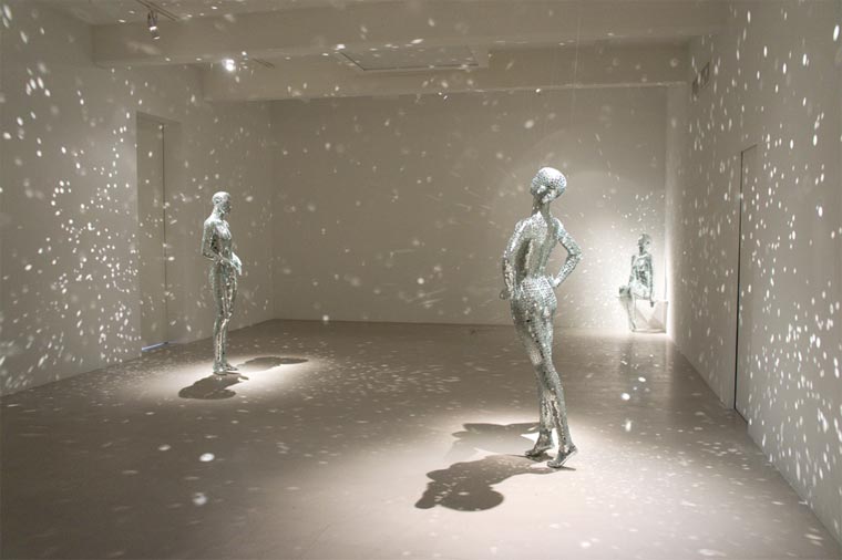 Diskokugelschaufensterpuppen Mobile-Mirrors_01