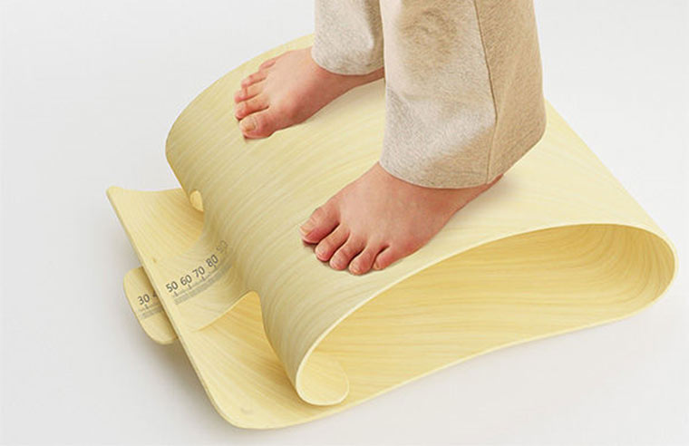 Analoge Waage aus Bambus bamboo-and-scale_01 