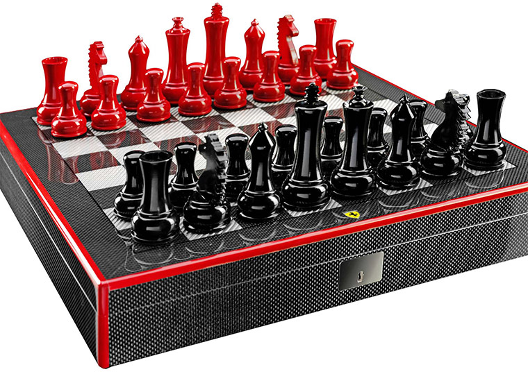 Ferrari-Schachbrett aus Carbon ferrari_chessboard_01 