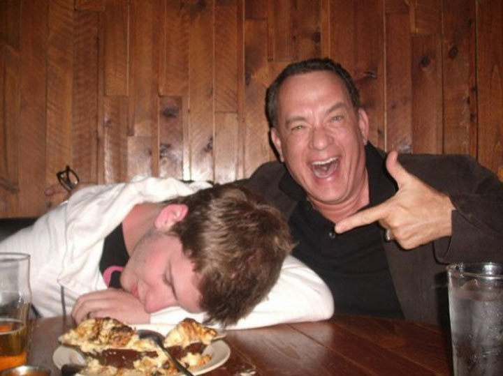 Drunk Pictures with Tom Hanks Tom_Hanks_fundrunkpics_01 