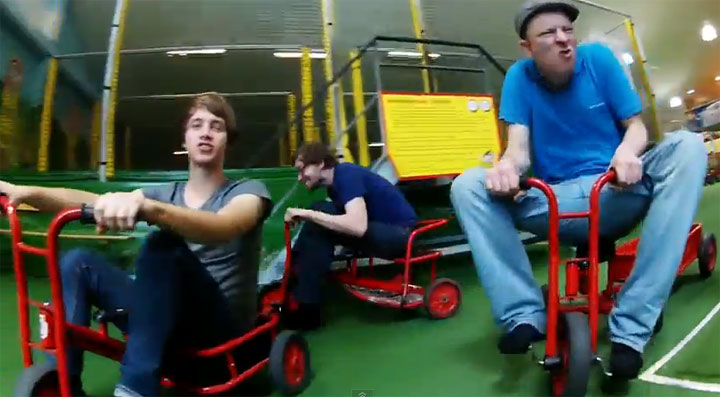 Deine Freunde - Wie schön, dass du geboren bist deine_freunde_geburtstagsrap 