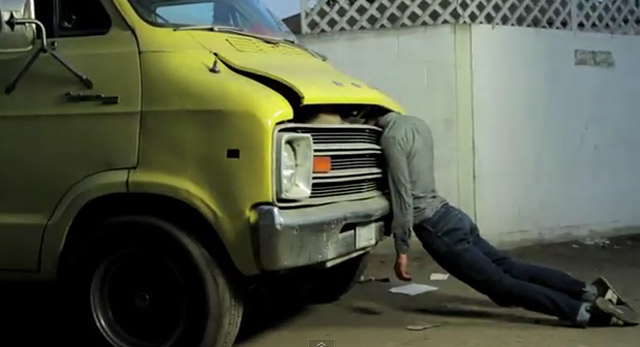 Planking war gestern: Jetzt gibts Straußen! going_ostrich