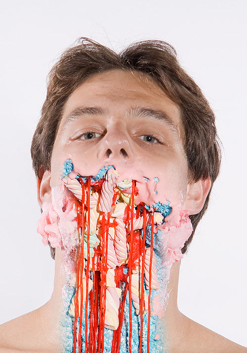 Lecker Splatter: Gesichter mit Süßigkeitswunden Faces_09 