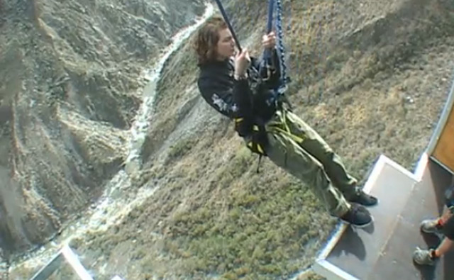 Die größte Schaukel der Welt nevis_arc_swing 