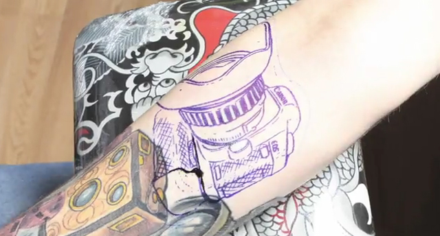 Arm in Stopmotion tätowiert tattoo_stopmotion 