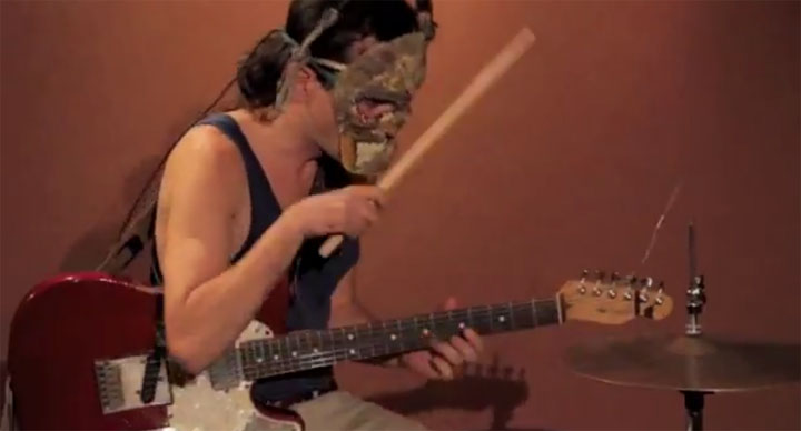 Gitarre + Schlagzeug + Mann = Band one_man_band 