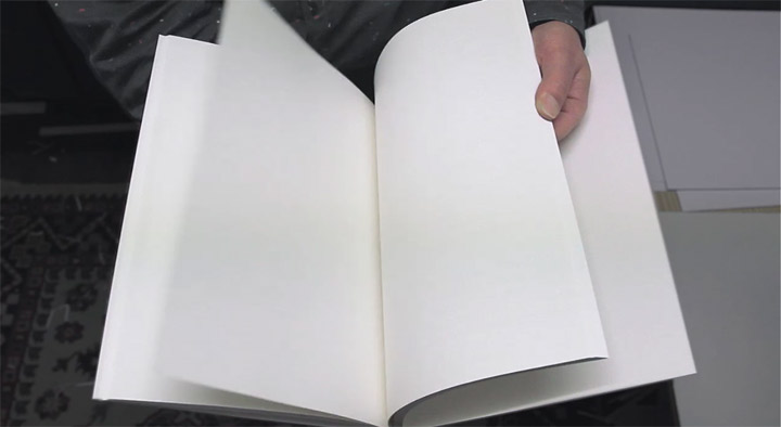 Bericht eines Solarunternehmens nur bei Sonnenlicht lesbar solar_report 