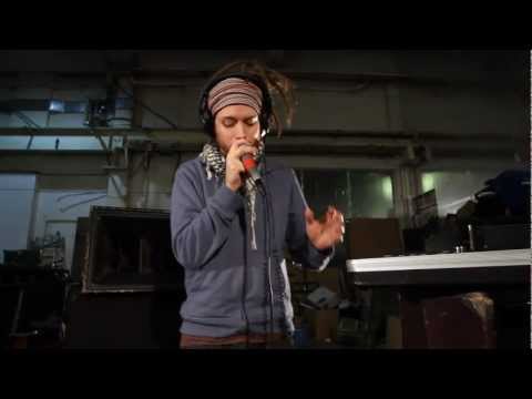 Beatboxing, Loops & Rap: MC Xander lyteCache.php?origThumbUrl=https%3A%2F%2Fi.ytimg.com%2Fvi%2F0Mg2deSkgoE%2Fhqdefault 