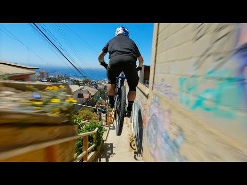 Krasser One-Shot-Kameradrohnenflug bei Downhill-Fahrt lyteCache.php?origThumbUrl=https%3A%2F%2Fi.ytimg.com%2Fvi%2F13OtZFWdhwQ%2Fhqdefault 