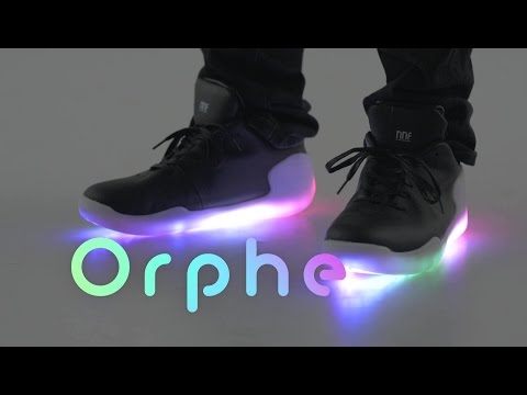 Diese smarten Schuhe leuchten und klingen, wie du willst lyteCache.php?origThumbUrl=https%3A%2F%2Fi.ytimg.com%2Fvi%2F9wzYunGFPLE%2Fhqdefault 