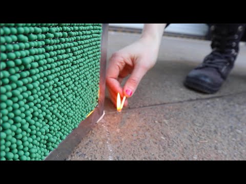 Simone Giertz hat einen Couchtisch aus 20.000 Streichhölzern gemacht lyteCache.php?origThumbUrl=https%3A%2F%2Fi.ytimg.com%2Fvi%2FDCTNlh-3hKw%2Fhqdefault 