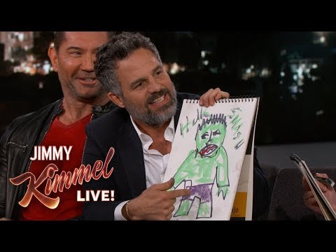 Der "Avengers: Infinity War"-Cast malt seine jeweiligen Charaktere lyteCache.php?origThumbUrl=https%3A%2F%2Fi.ytimg.com%2Fvi%2FE9Nh1gayzOE%2Fhqdefault 