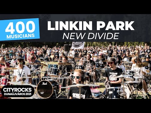 400 Musiker:innen spielen gemeinsam Linkin Parks "New Divide" lyteCache.php?origThumbUrl=https%3A%2F%2Fi.ytimg.com%2Fvi%2FFIRhD8R-8vo%2F0 