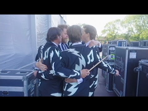 Album-Reviews August 2023: The Hives, Jungle, Birdy, Hot Milk & Margaret Glaspy lyteCache.php?origThumbUrl=https%3A%2F%2Fi.ytimg.com%2Fvi%2FFVc7Yrz5s5I%2Fhqdefault 