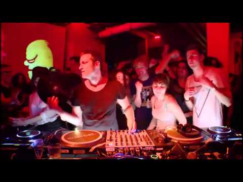 90er-Musik im Boiler Room lyteCache.php?origThumbUrl=https%3A%2F%2Fi.ytimg.com%2Fvi%2FHJB9RRTiWvI%2Fhqdefault 
