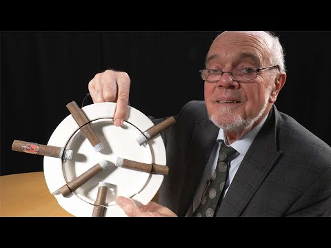 Optische Illusion: "The Missing Area Paradox" lyteCache.php?origThumbUrl=https%3A%2F%2Fi.ytimg.com%2Fvi%2FKdwJQbxLFHI%2Fhqdefault 