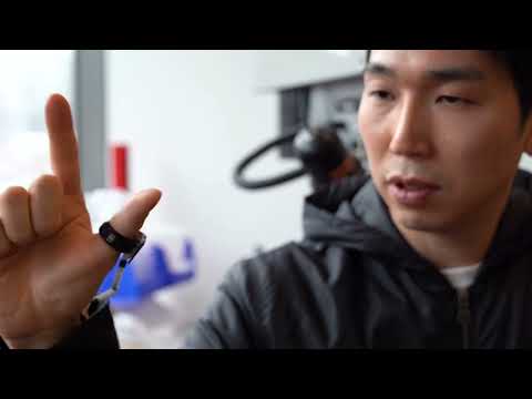 Ring erkennt Zeichensprache-Gesten & wandelt sie in Text um lyteCache.php?origThumbUrl=https%3A%2F%2Fi.ytimg.com%2Fvi%2FLUtRk-oUeIc%2Fhqdefault 