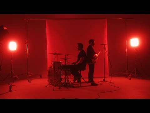 Musikvideo-Premiere: BETAMENSCH - Halt Mich lyteCache.php?origThumbUrl=https%3A%2F%2Fi.ytimg.com%2Fvi%2FL_H-koJ0DgY%2Fhqdefault 