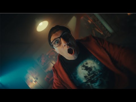 Alligatoah: "SO RAUS"-Song mit Fred Durst & neues Album lyteCache.php?origThumbUrl=https%3A%2F%2Fi.ytimg.com%2Fvi%2FMuvmCeFZRsY%2Fhqdefault 