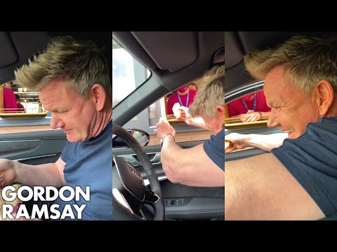 Gordon Ramsay bestellt und bewertet Essen im Drive-Thru lyteCache.php?origThumbUrl=https%3A%2F%2Fi.ytimg.com%2Fvi%2FPOVcd1b4v6Y%2Fhqdefault 