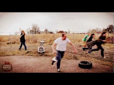 Broken Brass Ensemble - Thrift Shop (Macklemore Cover) lyteCache.php?origThumbUrl=https%3A%2F%2Fi.ytimg.com%2Fvi%2FPmaub5P4CRE%2Fhqdefault 