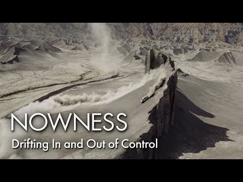 Ken Block driftet über Wüstendünen lyteCache.php?origThumbUrl=https%3A%2F%2Fi.ytimg.com%2Fvi%2FQmRNEDJfaYE%2Fhqdefault 