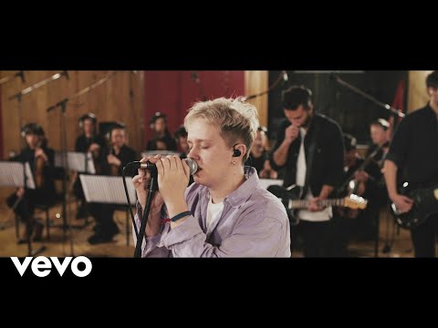 Nikolaus-Verlosung: Rockige Musik lyteCache.php?origThumbUrl=https%3A%2F%2Fi.ytimg.com%2Fvi%2FROEL3bOWk80%2F0 