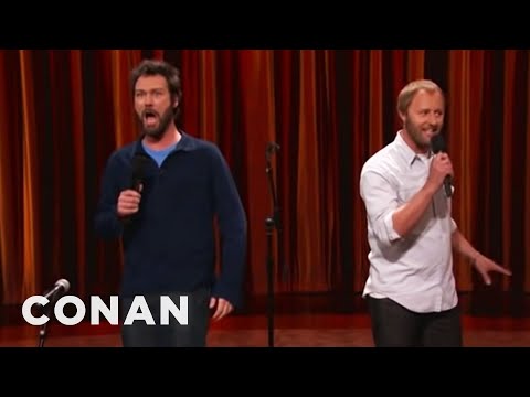 Wenn zwei Comedians gleichzeitig auftreten lyteCache.php?origThumbUrl=https%3A%2F%2Fi.ytimg.com%2Fvi%2FUT7h4nRcWjU%2Fhqdefault 
