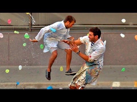 Wasserballonschlacht in Slowmotion lyteCache.php?origThumbUrl=https%3A%2F%2Fi.ytimg.com%2Fvi%2FXz5z1hBxejg%2Fhqdefault 