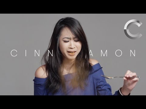 100 Leute, die sich der "Cinnamon Challenge" stellen lyteCache.php?origThumbUrl=https%3A%2F%2Fi.ytimg.com%2Fvi%2FYk7MzDWoRsg%2Fhqdefault 