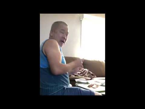 Vater 2 Wochen lang mit einer Konfetti-Kanone erschrecken lyteCache.php?origThumbUrl=https%3A%2F%2Fi.ytimg.com%2Fvi%2FZO4CMPCmFDE%2F0 