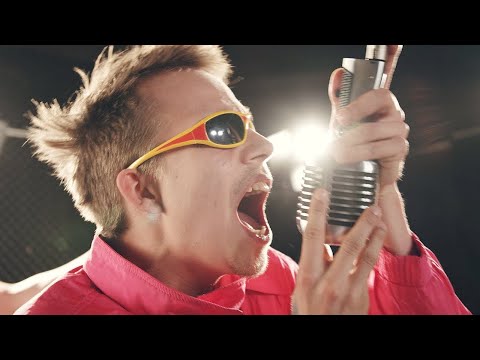 Musikvideo-Premiere: You and the Whose Armies - "Chihuahua" lyteCache.php?origThumbUrl=https%3A%2F%2Fi.ytimg.com%2Fvi%2Fcc1Aj1Fmeq0%2Fhqdefault 