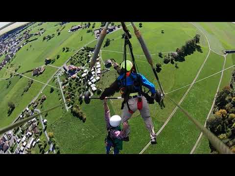Mann ist bei erstem Hang-Glider-Flug nicht gesichert lyteCache.php?origThumbUrl=https%3A%2F%2Fi.ytimg.com%2Fvi%2FdLBJA8SlH2w%2Fhqdefault 