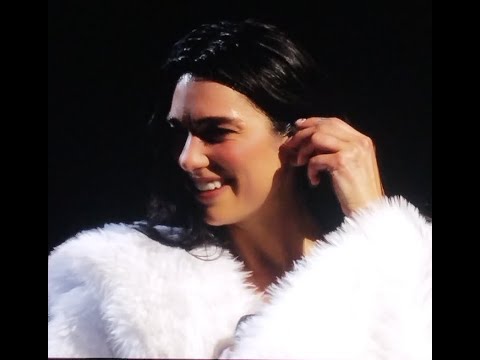 Dua Lipa singt "99 Luftballons" auf Deutsch lyteCache.php?origThumbUrl=https%3A%2F%2Fi.ytimg.com%2Fvi%2Fe5IGNN2dw0Q%2Fhqdefault 