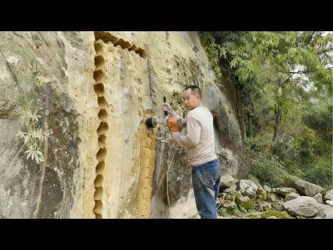 Einfach ein Loch in einen Berg schlagen und drin wohnen lyteCache.php?origThumbUrl=https%3A%2F%2Fi.ytimg.com%2Fvi%2FfyfxB_SqWtc%2F0 