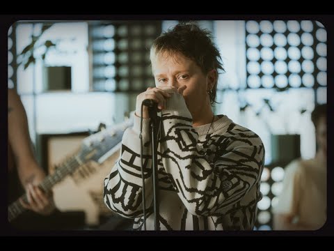 Nothing But Thieves: Live-Set @ The Tower Tapes lyteCache.php?origThumbUrl=https%3A%2F%2Fi.ytimg.com%2Fvi%2FgBsNfi4LQyI%2Fhqdefault 