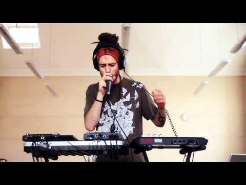 Beatboxing, Loops & Rap: MC Xander lyteCache.php?origThumbUrl=https%3A%2F%2Fi.ytimg.com%2Fvi%2FgGWaKvllVVw%2Fhqdefault 